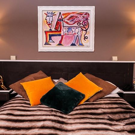 Art Hotel Grivola 布勒伊-切尔维尼亚 外观 照片