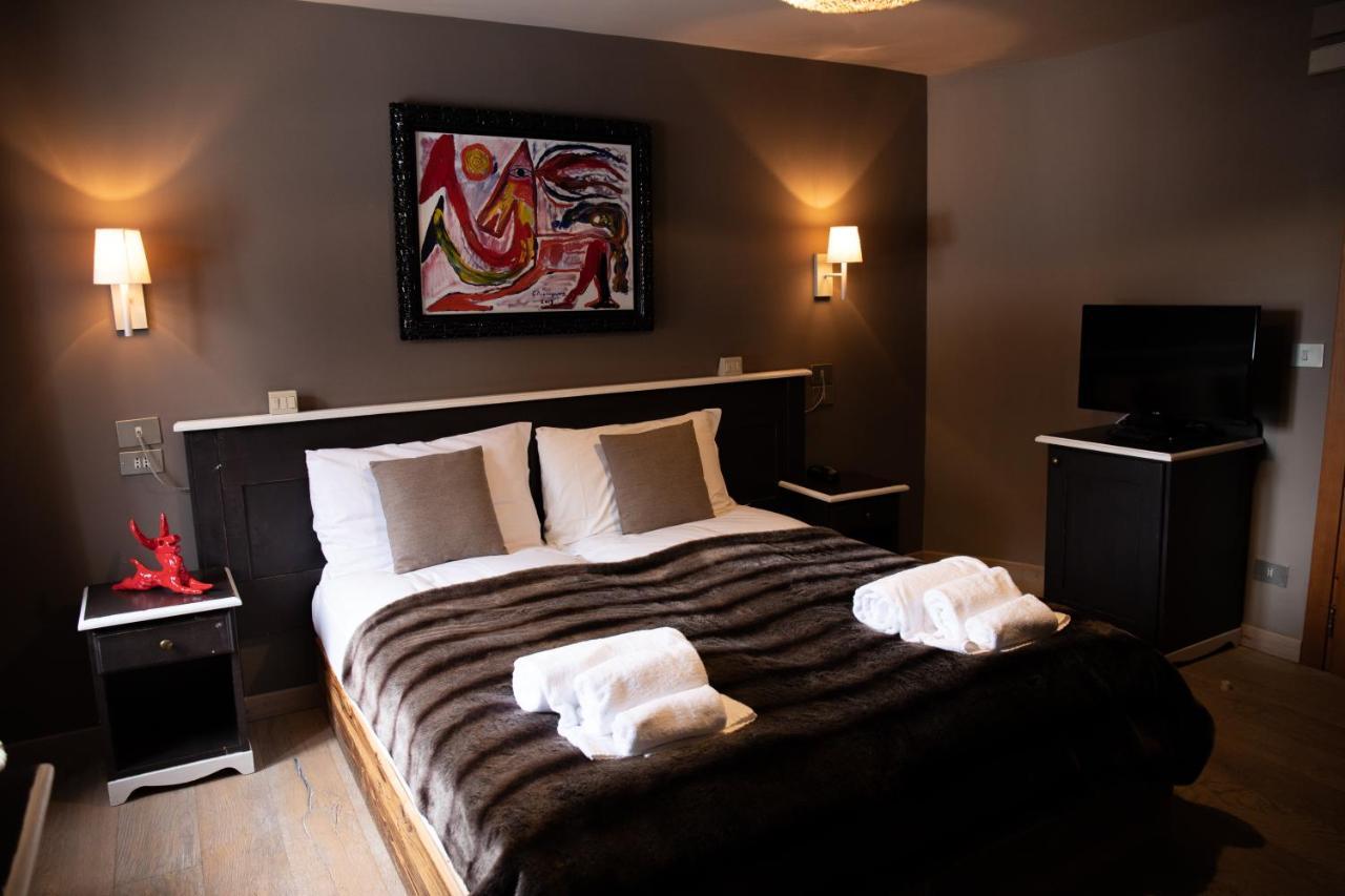 Art Hotel Grivola 布勒伊-切尔维尼亚 外观 照片